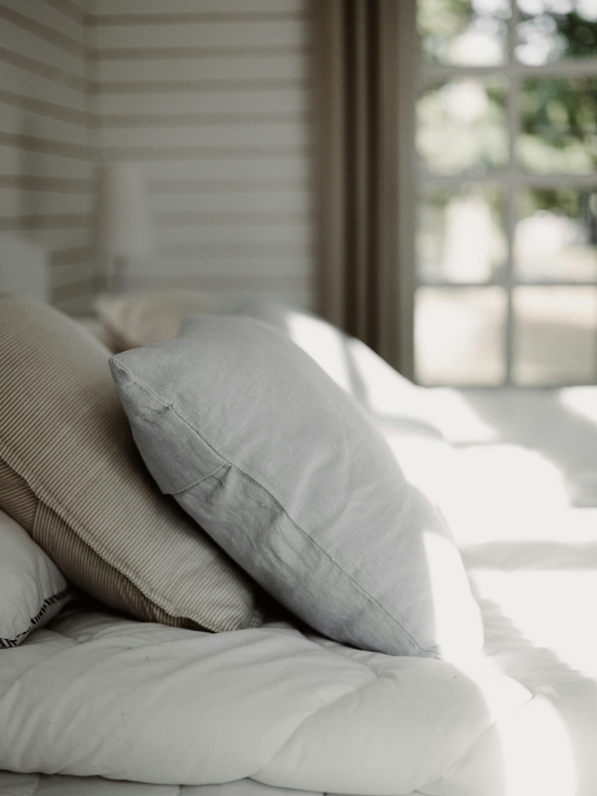 Why Your Brain Starts Working Overtime the Second Your Head Hits the Pillow